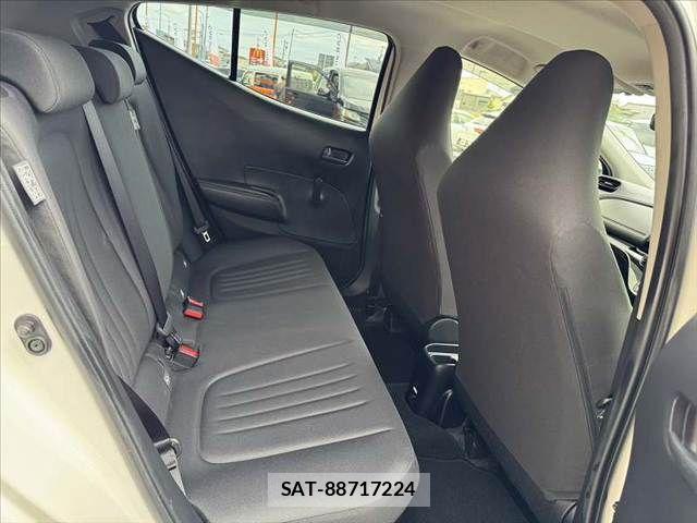 Toyota AQUA 2023-09 8827790-16