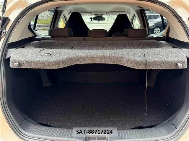 Toyota AQUA 2023-09 8827790-19