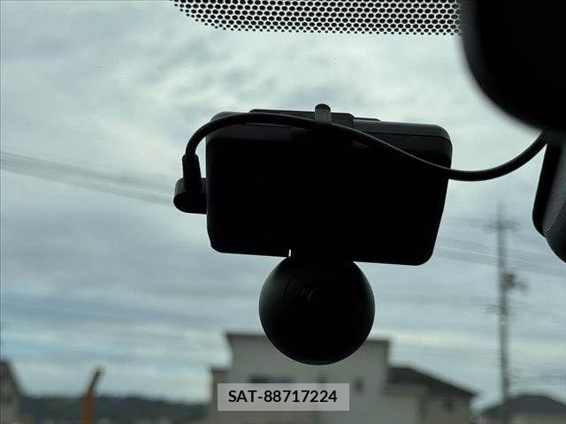 Toyota AQUA 2023-09 8827790-29