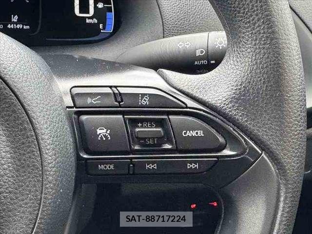 Toyota AQUA 2023-09 8827790-4