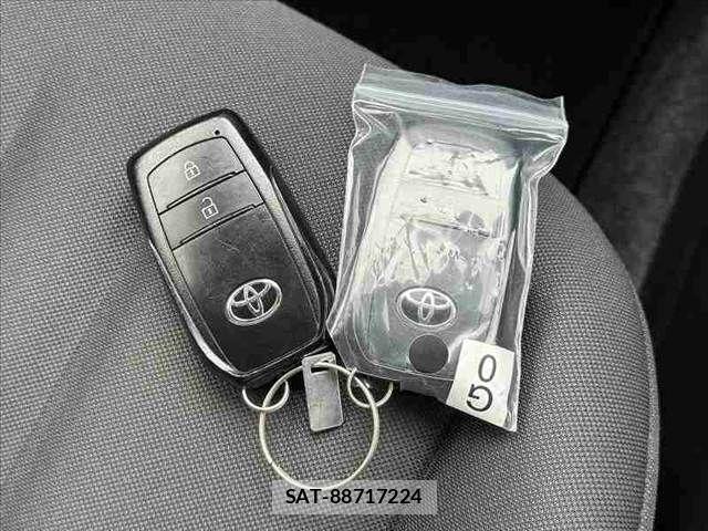 Toyota AQUA 2023-09 8827790-6