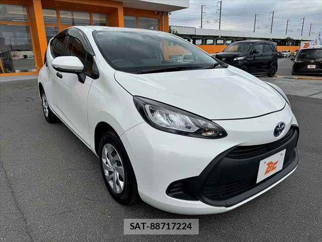 Toyota AQUA 2023-09 8827790-7