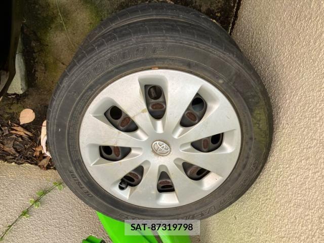 Toyota AQUA 2013-10 8827831-9