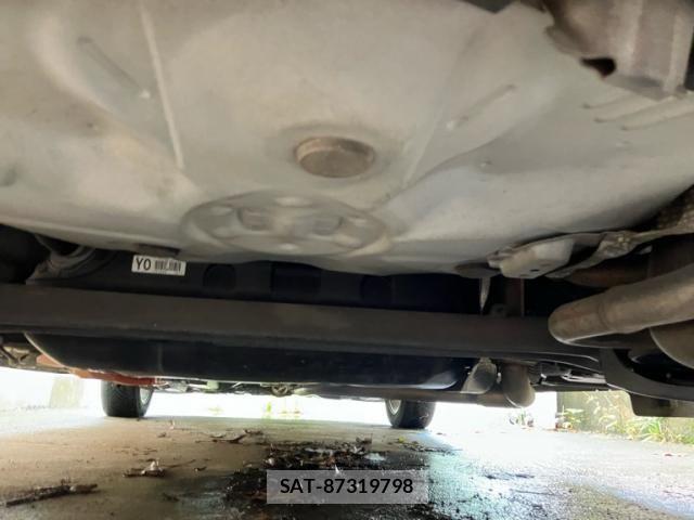 Toyota AQUA 2013-10 8827831-11