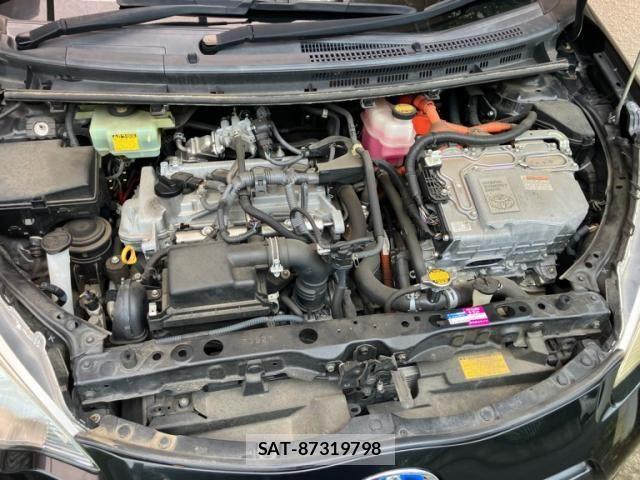 Toyota AQUA 2013-10 8827831-16