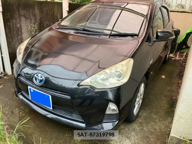 Toyota AQUA 2013-10 8827831-1
