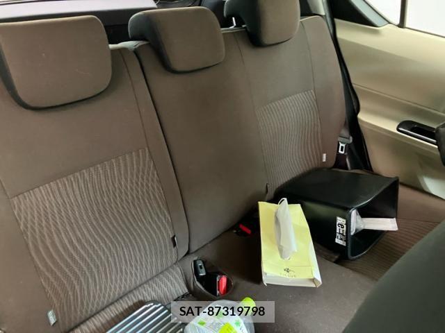 Toyota AQUA 2013-10 8827831-19