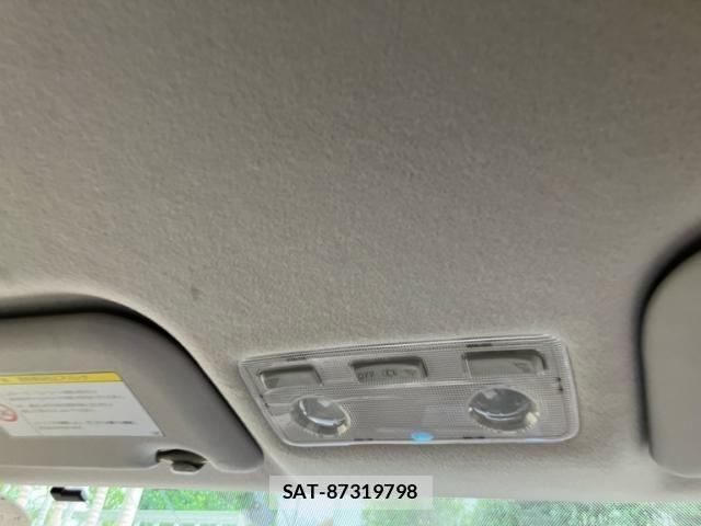 Toyota AQUA 2013-10 8827831-27
