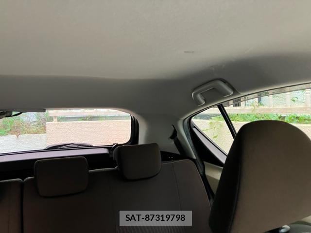 Toyota AQUA 2013-10 8827831-28