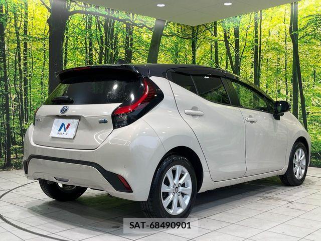 Toyota AQUA 2023-09 8827782-16