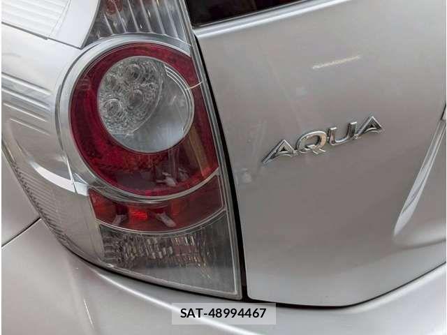 Toyota AQUA 2013-04 8827829-17