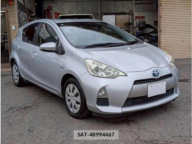 Toyota AQUA 2013-04 8827829-5