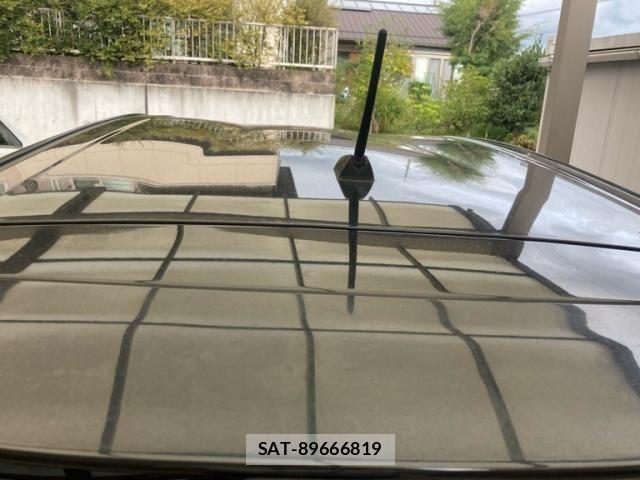 Toyota AQUA 2013-02 8827843-12