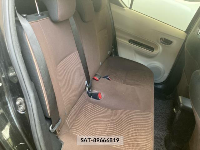 Toyota AQUA 2013-02 8827843-14