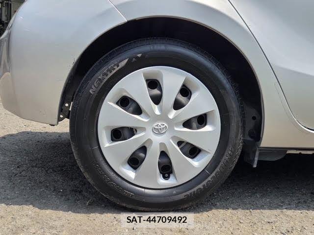 Toyota AQUA 2013-04 8827830-18