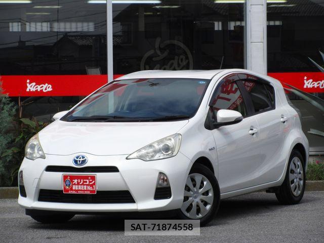 Toyota AQUA 2013-03 8827813-0