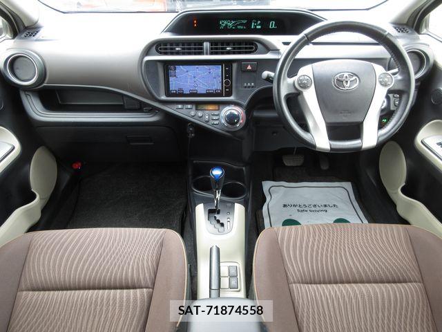 Toyota AQUA 2013-03 8827813-1