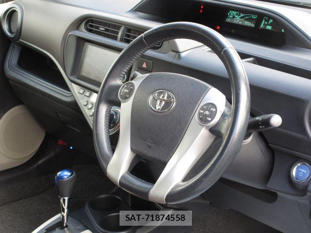 Toyota AQUA 2013-03 8827813-7