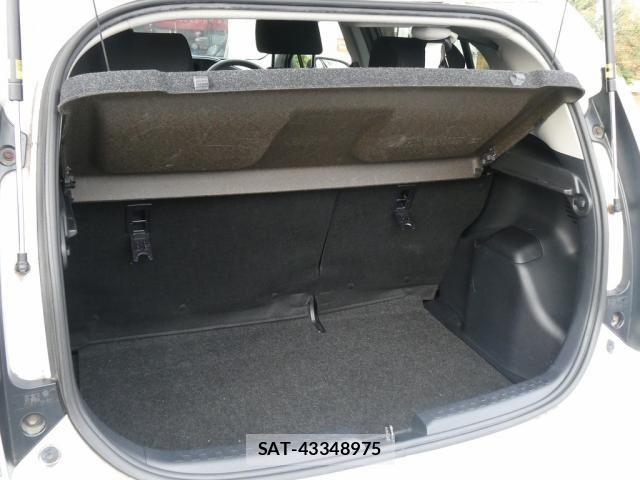 Toyota AQUA 2015-11 8827845-9