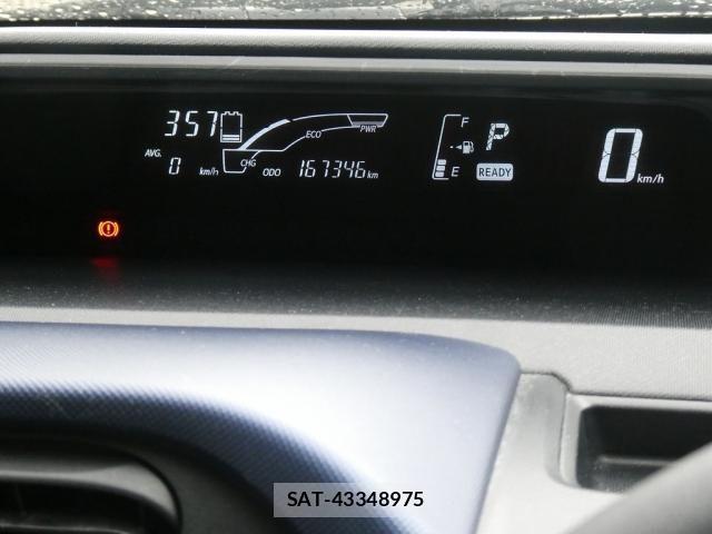 Toyota AQUA 2015-11 8827845-25