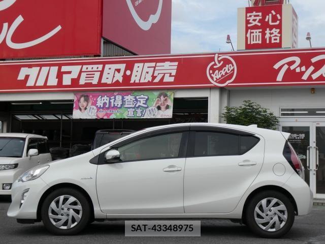 Toyota AQUA 2015-11 8827845-4