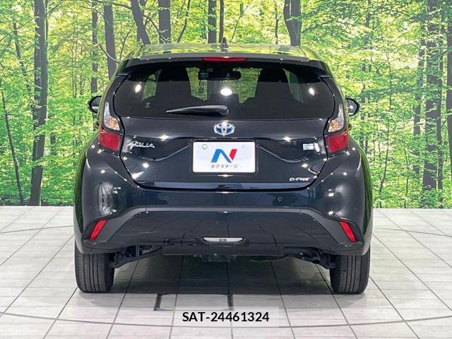 Toyota AQUA 2022-01 8827789-15