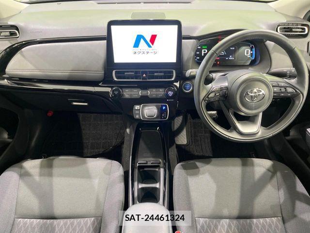 Toyota AQUA 2022-01 8827789-1