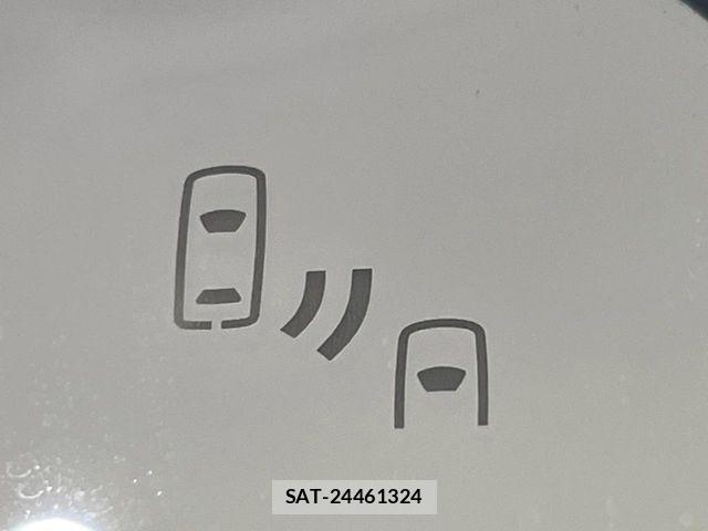 Toyota AQUA 2022-01 8827789-4