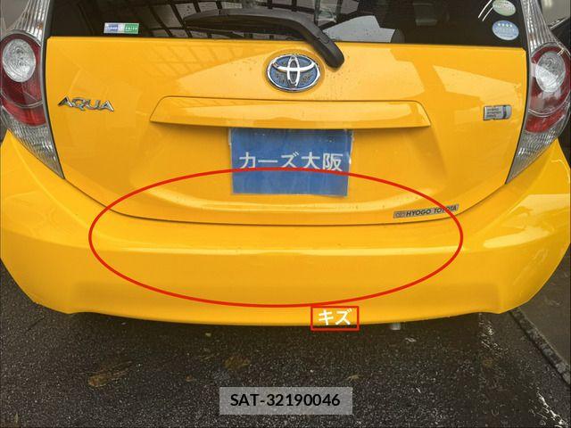 Toyota AQUA 2012-03 8827844-11