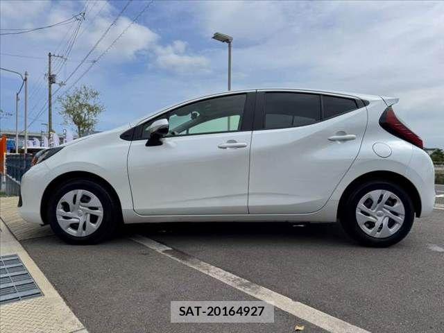 Toyota AQUA 2022-09 8827791-11