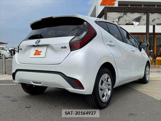 Toyota AQUA 2022-09 8827791-14