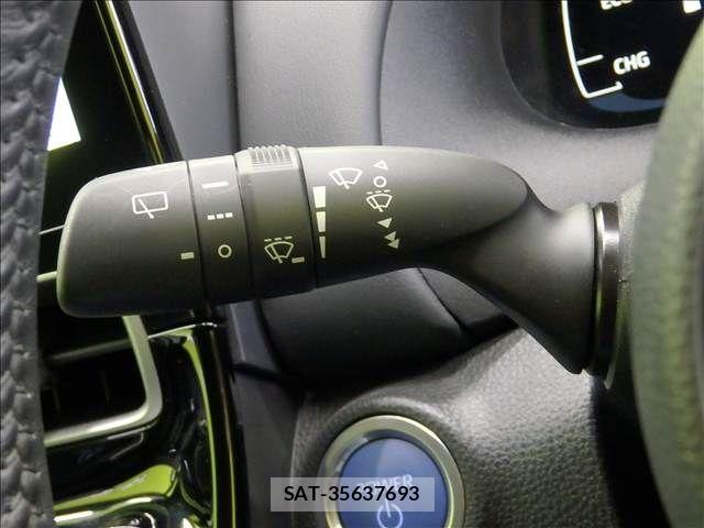 Toyota AQUA 2024-03 8827779-14