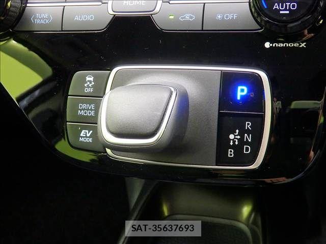 Toyota AQUA 2024-03 8827779-17