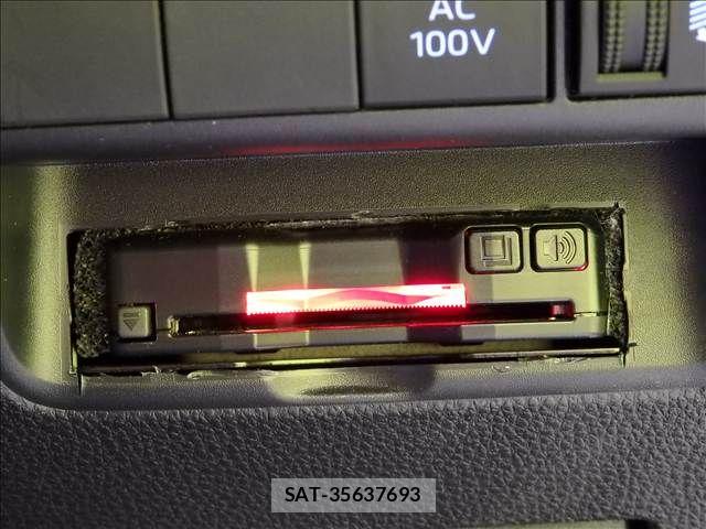 Toyota AQUA 2024-03 8827779-5