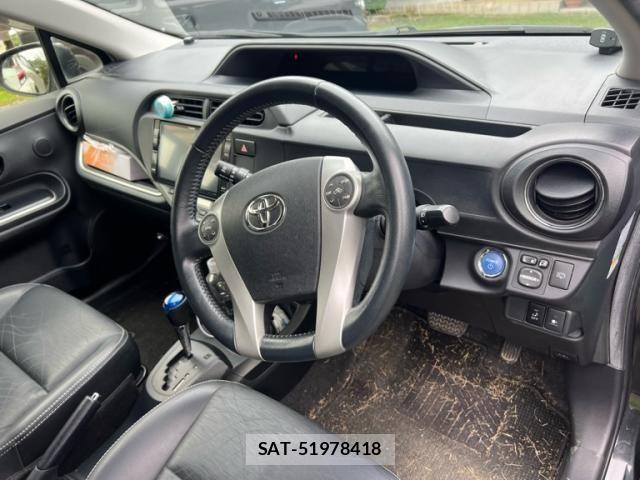 Toyota AQUA 2013-11 8827854-10