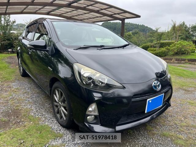 Toyota AQUA 2013-11 8827854-1