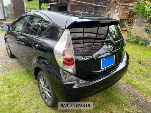 Toyota AQUA 2013-11 8827854-3