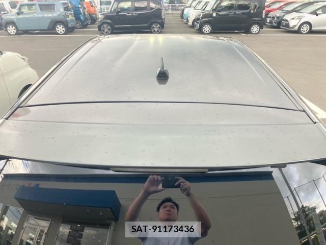 Toyota AQUA 2012-10 8827864-10