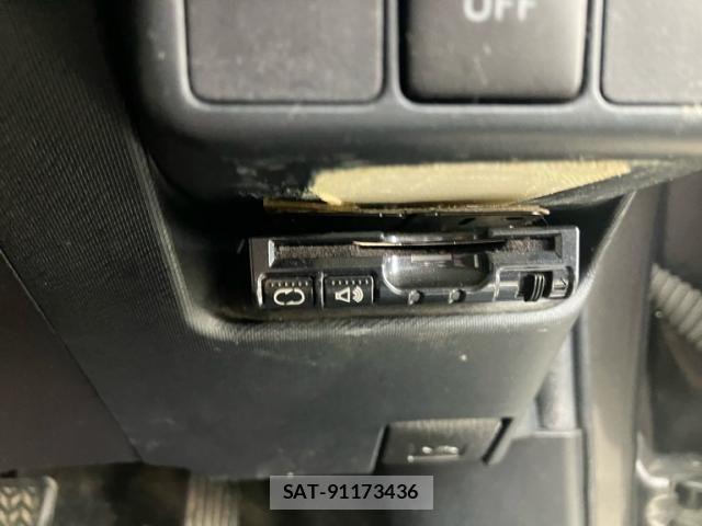 Toyota AQUA 2012-10 8827864-18