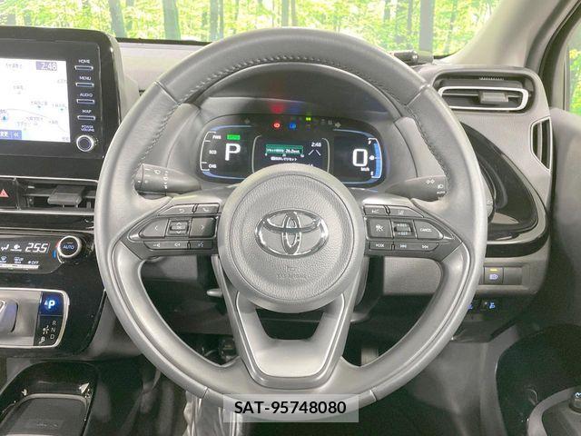Toyota AQUA 2025-02 8827781-12