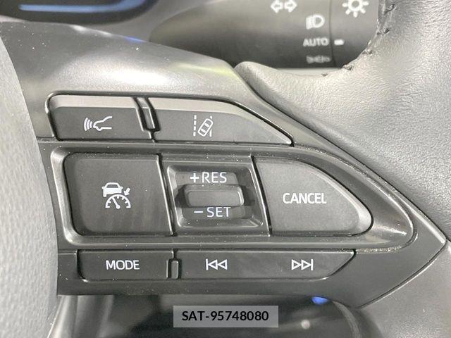 Toyota AQUA 2025-02 8827781-6