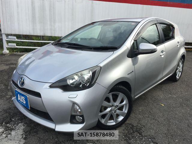 Toyota AQUA 2012-08 8827816-0