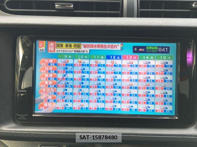 Toyota AQUA 2012-08 8827816-13