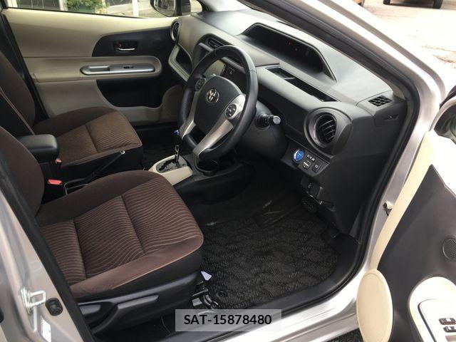 Toyota AQUA 2012-08 8827816-19