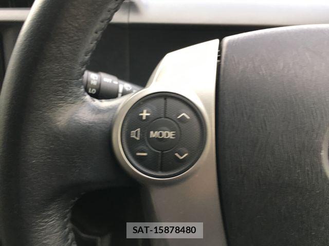 Toyota AQUA 2012-08 8827816-24