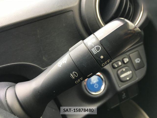 Toyota AQUA 2012-08 8827816-26