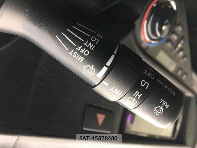 Toyota AQUA 2012-08 8827816-27