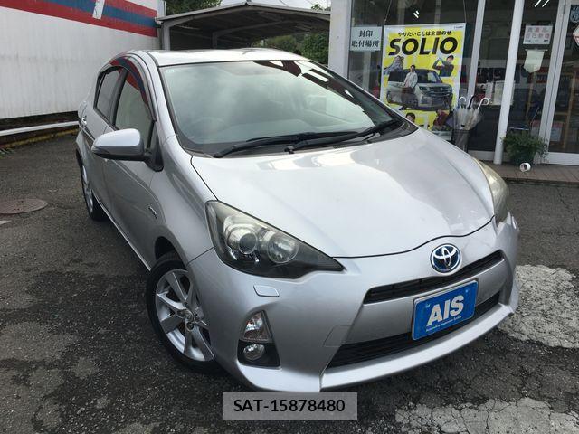 Toyota AQUA 2012-08 8827816-2
