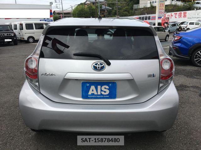 Toyota AQUA 2012-08 8827816-3