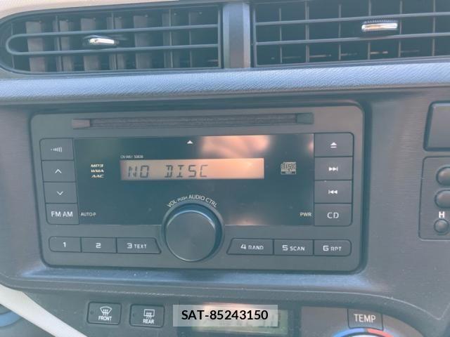 Toyota AQUA 2013-10 8827848-21